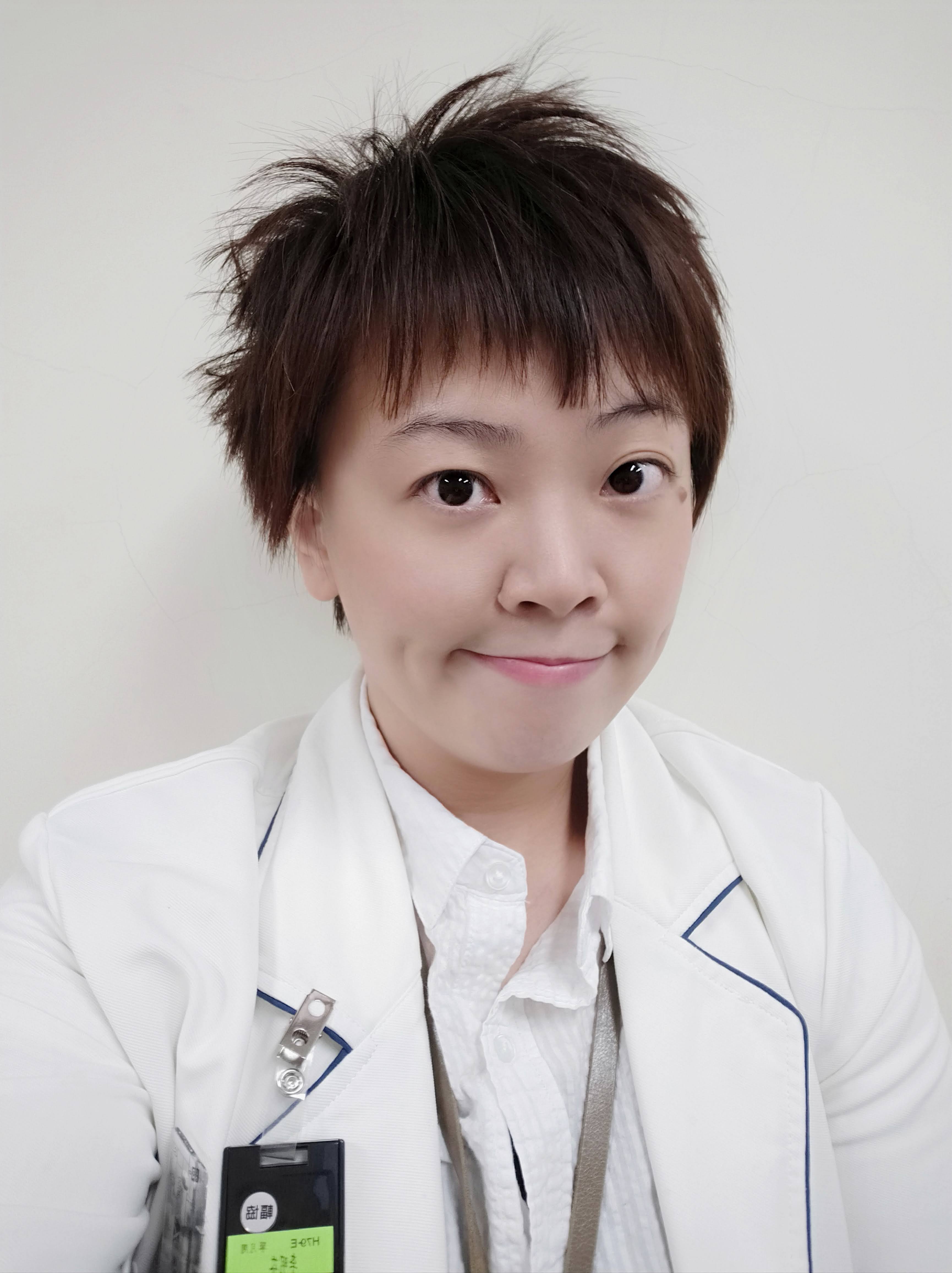李明芬
