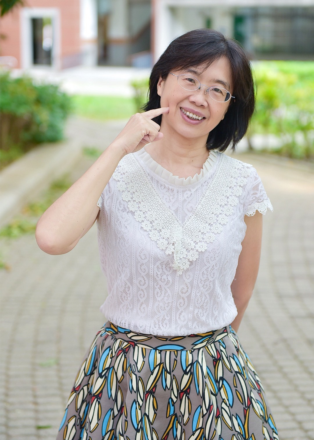 何莉芳